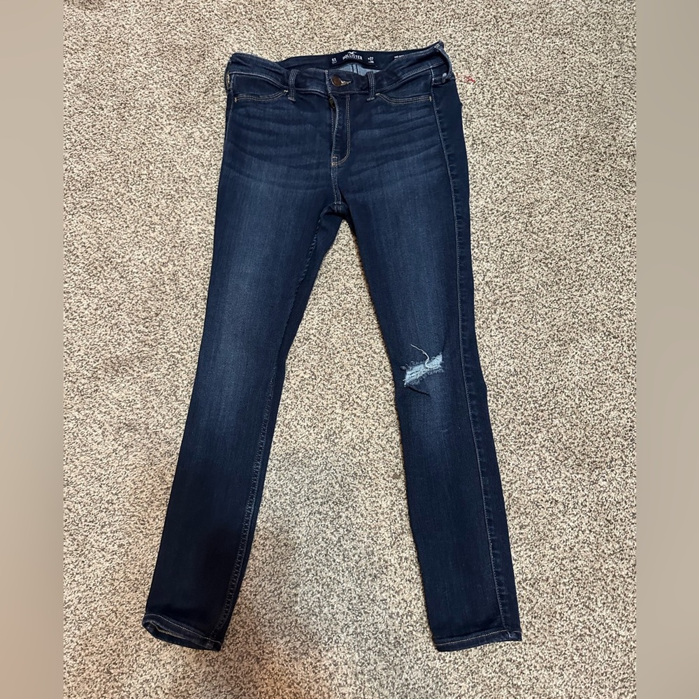 dark wash, mid-rise, short girl friendly, skinny jeans.